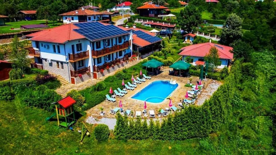 Family Complex Krisbo Hotel Donkovtsi Exterior foto