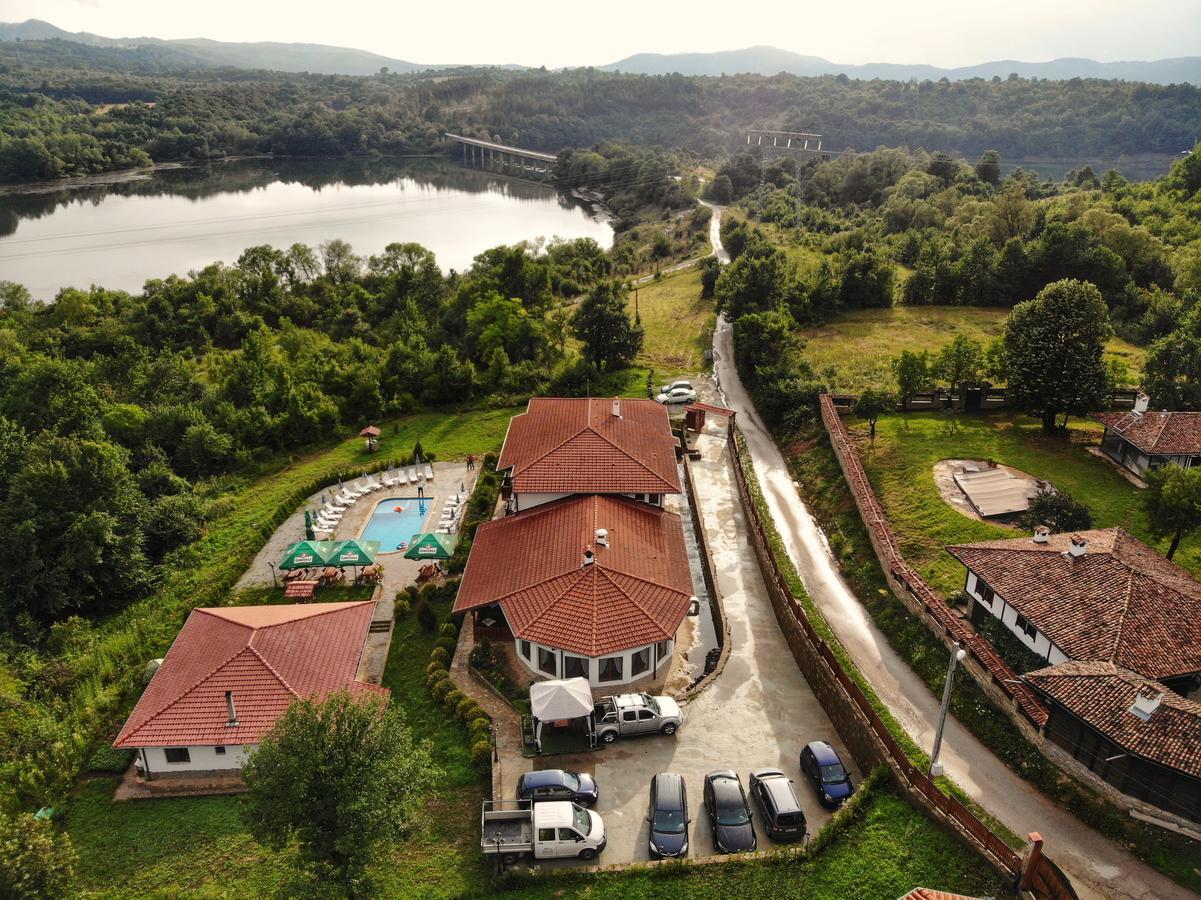 Family Complex Krisbo Hotel Donkovtsi Exterior foto