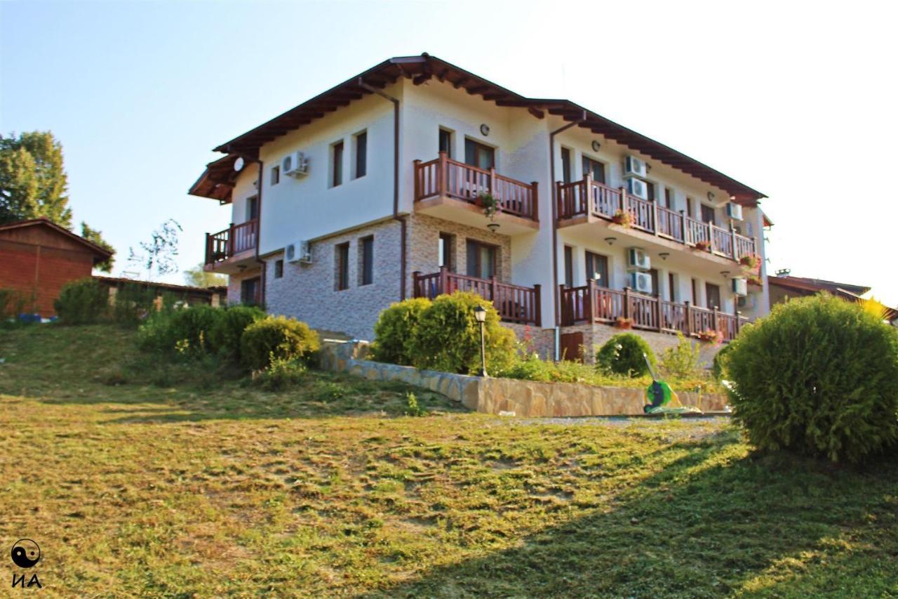Family Complex Krisbo Hotel Donkovtsi Exterior foto