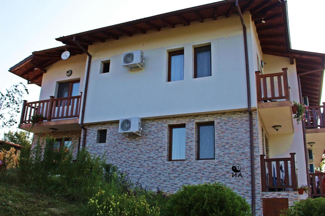 Family Complex Krisbo Hotel Donkovtsi Exterior foto