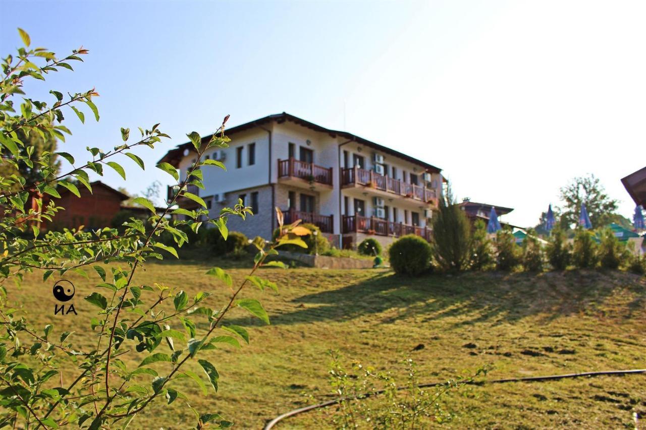 Family Complex Krisbo Hotel Donkovtsi Exterior foto