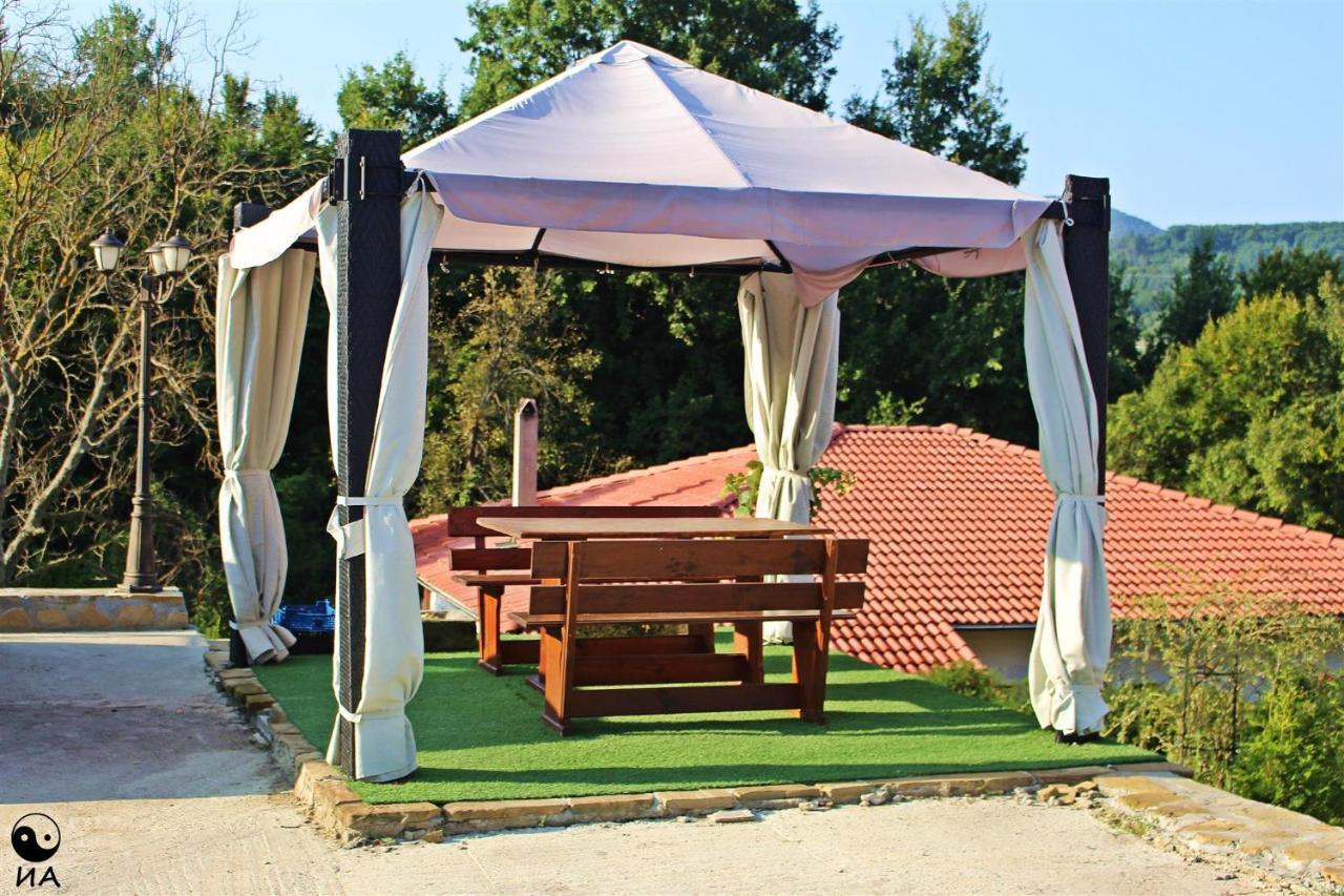 Family Complex Krisbo Hotel Donkovtsi Exterior foto