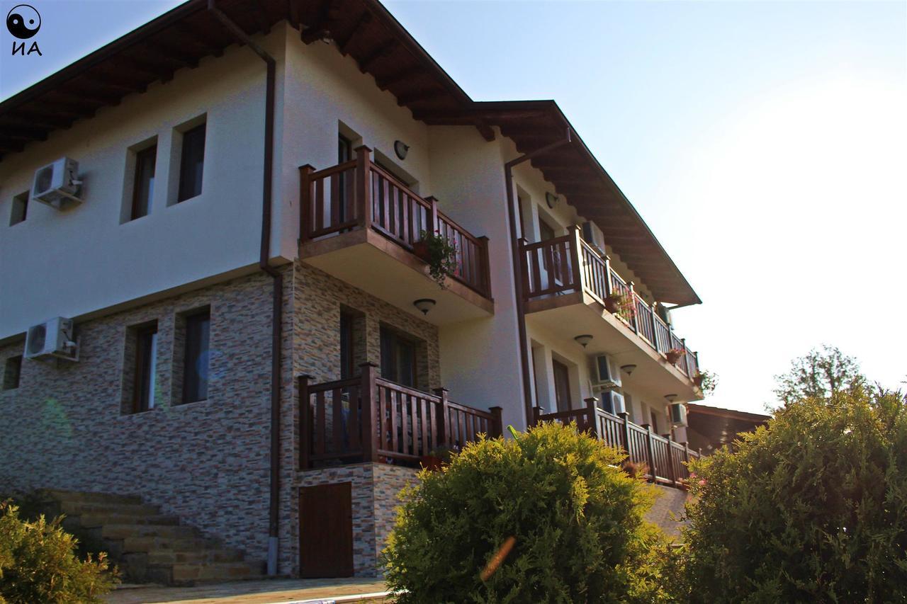 Family Complex Krisbo Hotel Donkovtsi Exterior foto